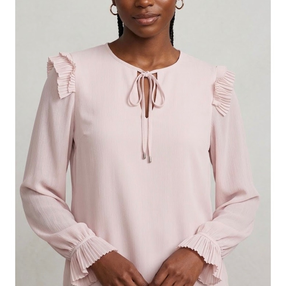 T Tahari Ladies M Blush Pink Pleated Shoulder Tie Neck Chiffon Blouse 100% Poly